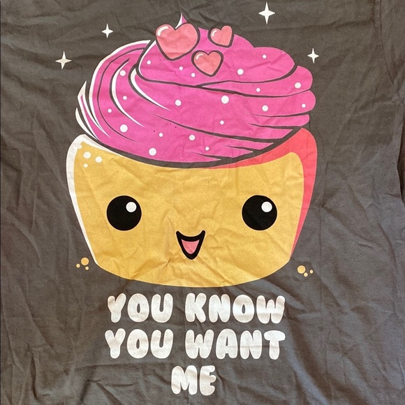 Cupcake Graphic "You Know You Want Me" Playful Crewneck Tee Shirt Gray & Pink M - Picture 2 of 6